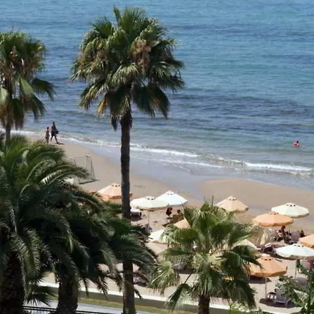 Sunrise Queen Luxury Resort Side