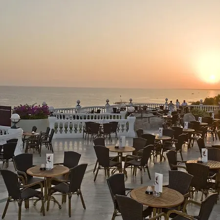 Sunrise Queen Luxury Rezort Side