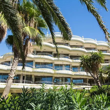 Sunrise Queen Luxury Rezort Side