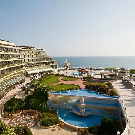 Sunrise Queen Luxury Rezort Side