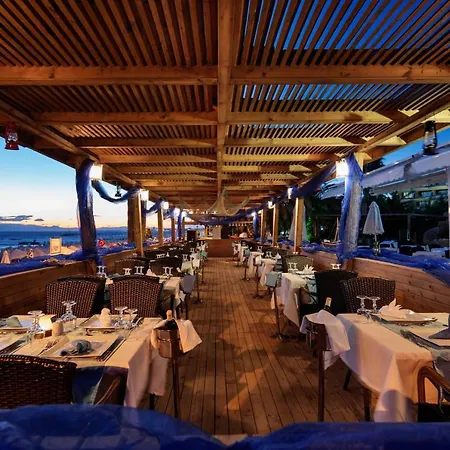 Курортний комплекс Sunrise Queen Luxury