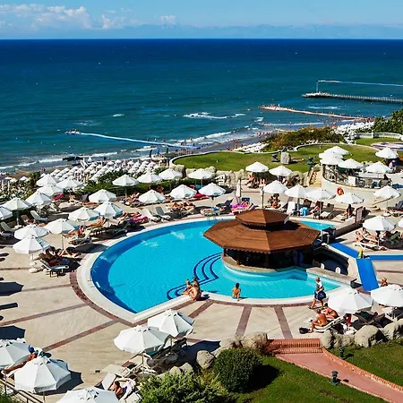 Resort Sunrise Queen Luxury Side