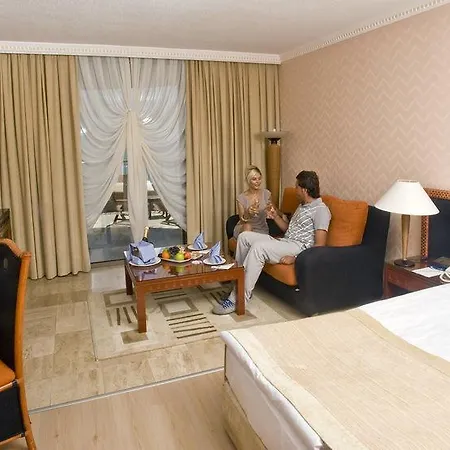 Sunrise Queen Luxury Resort Side