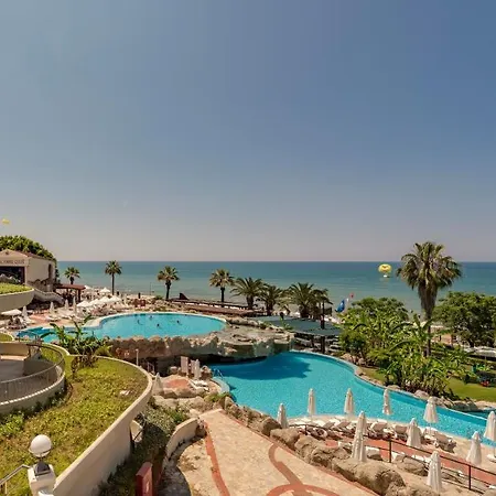 Resort Sunrise Queen Luxury Side